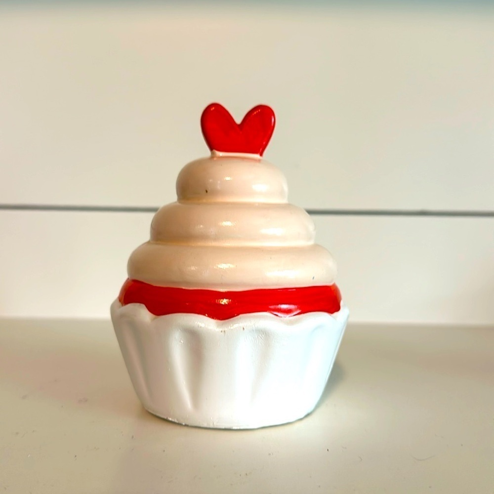 Valentine’s Day cupcake decoration porcelain 4.5”